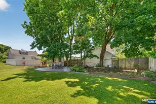 413 Maple Hill Dr, Hackensack, NJ 07601 - Photo 34