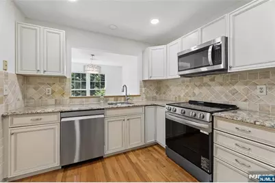 1415 Teresa Drive 8212 #8212, Fort Lee, NJ 07024 - Photo 14