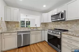 1415 Teresa Dr 8212, Fort Lee, NJ 07024 - Photo 14