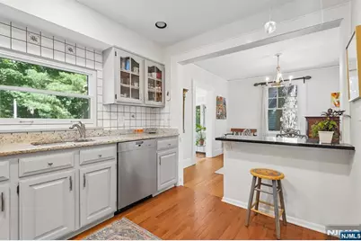 31 Macopin Avenue, Montclair, NJ 07043 - Photo 8