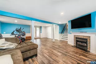 14 Stirling Ln, Wayne, NJ 07470 - Photo 16