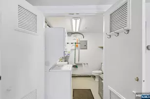 437 Summit St, Ridgewood, NJ 07450 - Photo 24