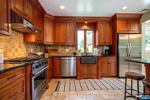 275 Highwood Ave, Ridgewood, NJ 07450 - Photo 10