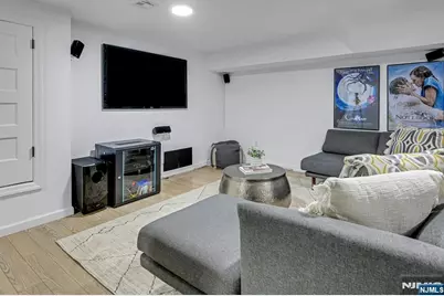 34 Cloverhill Place, Montclair, NJ 07042 - Photo 28