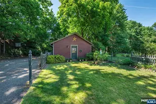 35 Brookside Ave, Caldwell, NJ 07006 - Photo 22