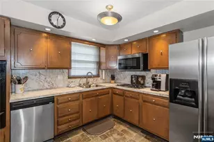 164 Page St, Elmwood Park, NJ 07407 - Photo 10