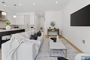 22 Gabriel Ct 22, Paramus, NJ 07652 - Photo 10