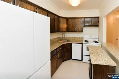 729 10th Street 2F #2F, Secaucus, NJ 07094 - Photo 6