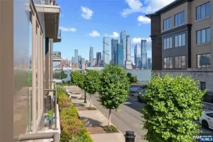 250 Henley Pl 210, Weehawken, NJ 07086 - Photo 8