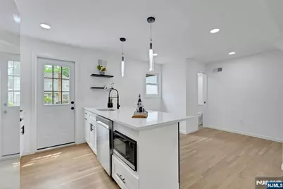 12 Lerome Place, Teaneck Township, NJ 07666 - Photo 14