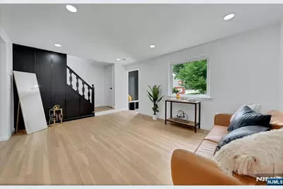 12 Lerome Place, Teaneck Township, NJ 07666 - Photo 8
