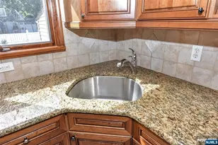 77 Herman St, Hackensack, NJ 07601 - Photo 18