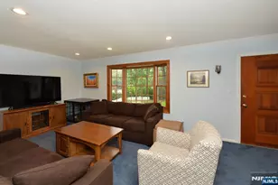 30 Knolls, Bloomingdale, NJ 07403 - Photo 6