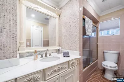 535 Willow Avenue, Lyndhurst Township, NJ 07071 - Photo 18