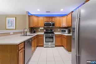 169 Vista Terrace, Pompton Lakes, NJ 07442 - Photo 12