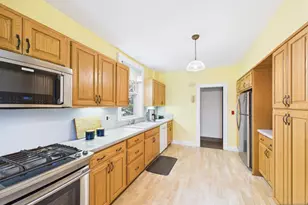 41 Randolph Pl, Ridgewood, NJ 07450 - Photo 16