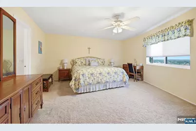 88 Metro Vista Drive, Hawthorne, NJ 07506 - Photo 26