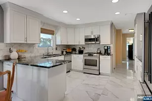 10 Moonshadow Ct, Kinnelon, NJ 07405 - Photo 18
