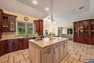 18 Berkshire Pl, Englewood Cliffs, NJ 07632 - Photo 6