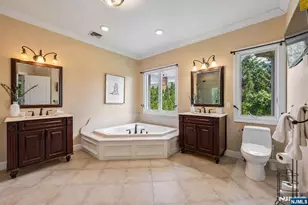 18 Berkshire Pl, Englewood Cliffs, NJ 07632 - Photo 16