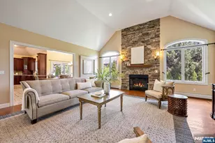 18 Berkshire Pl, Englewood Cliffs, NJ 07632 - Photo 4