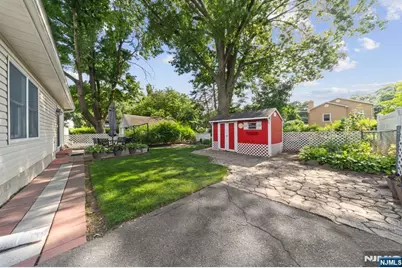 72 Robertson Avenue, Hawthorne, NJ 07506 - Photo 36