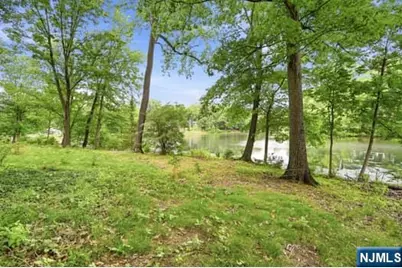 376 Lakeview Drive, Wyckoff Township, NJ 07481 - Photo 42
