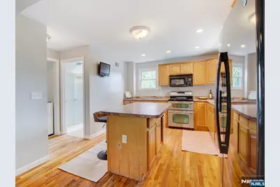 8 Pine Street, West Orange Township, NJ 07052 - Photo 8