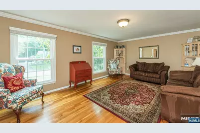 7 Natalie, West Caldwell, NJ 07006 - Photo 2
