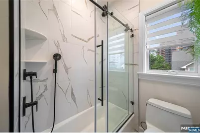 25 Knox Avenue, Cliffside Park, NJ 07010 - Photo 24