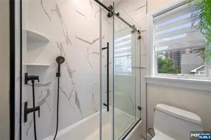 25 Knox Ave, Cliffside Park, NJ 07010 - Photo 24