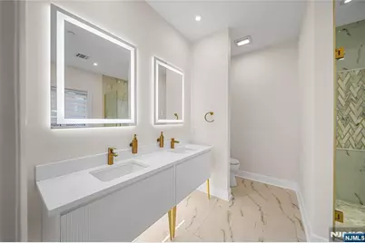 25 Knox Avenue, Cliffside Park, NJ 07010 - Photo 18