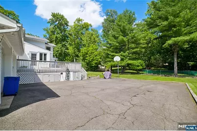 25 Tremont Terrace, Livingston, NJ 07039 - Photo 22