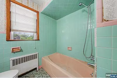 21 Lexington Avenue, Wallington, NJ 07057 - Photo 20