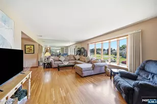 383 Talbot Dr, Fairfield, NJ 07004 - Photo 6