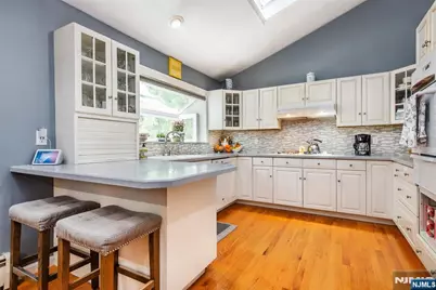 19 Falcon Place, Wayne, NJ 07470 - Photo 8