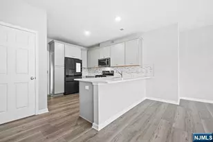 2 Arnold Dr 5301, Wood Ridge, NJ 07075 - Photo 12
