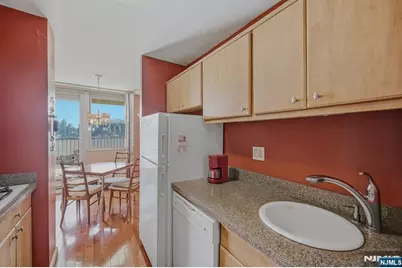 6040 Boulevard E 5D #5D, West New York, NJ 07093 - Photo 6