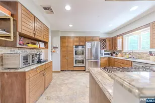 22 Cypress Ln, Paramus, NJ 07652 - Photo 12