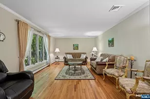 27 Chestnut Ave, Old Tappan, NJ 07675 - Photo 8