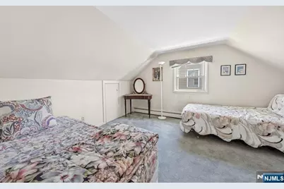 178 Cambridge Avenue, Saddle Brook Township, NJ 07663 - Photo 18