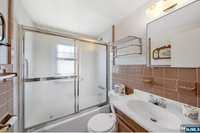 178 Cambridge Avenue, Saddle Brook Township, NJ 07663 - Photo 22
