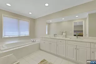 143 Stonegate Trail 44, Cresskill, NJ 07626 - Photo 28