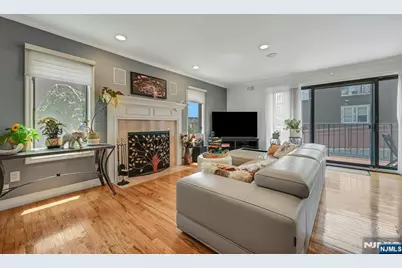 9 Yorkview Drive A3 #A3, Edgewater, NJ 07020 - Photo 4