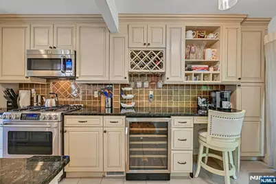 9 Yorkview Drive A3 #A3, Edgewater, NJ 07020 - Photo 12