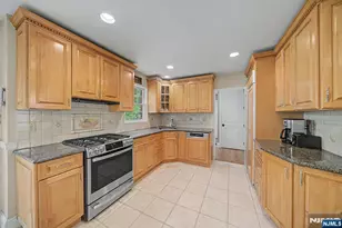 9 Woodland Park Dr, Tenafly, NJ 07670 - Photo 12