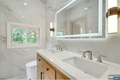 241 Summit Avenue, Hackensack, NJ 07601 - Photo 26