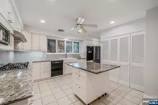 128 Beverly Rd, Fairfield, NJ 07004 - Photo 26