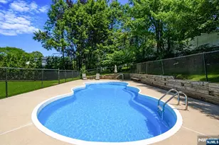 128 Beverly Rd, Fairfield, NJ 07004 - Photo 12