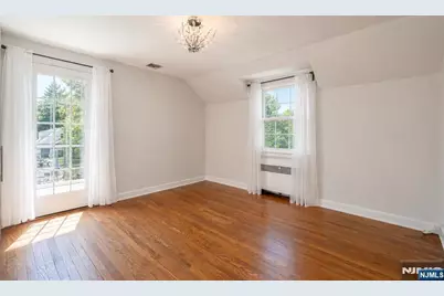 327 Chestnut Street, Nutley, NJ 07110 - Photo 12